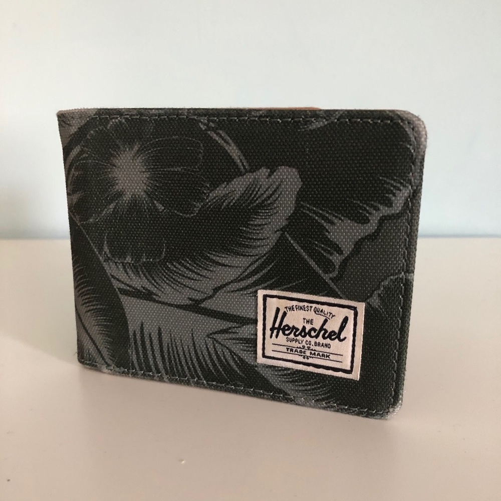 Herschel wallet